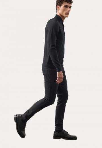 Узкие джинсы