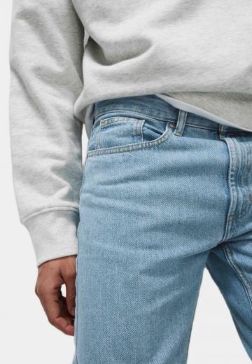 Прямые джинсы