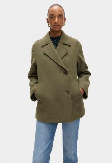 Короткое пальто