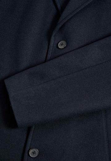 Короткое пальто