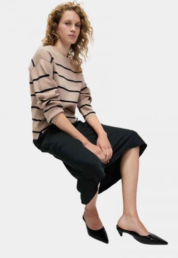 Пуловер в полоску