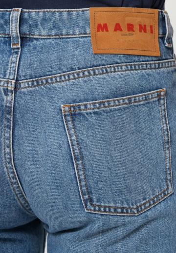 Прямые джинсы