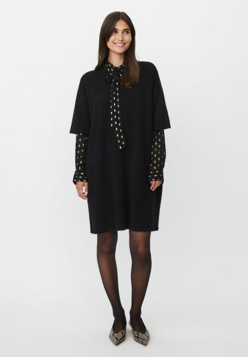 Вязаное платье