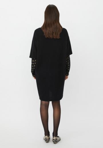 Вязаное платье