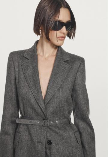 Длинный блейзер