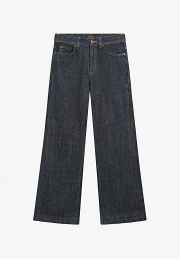 Клешеные джинсы