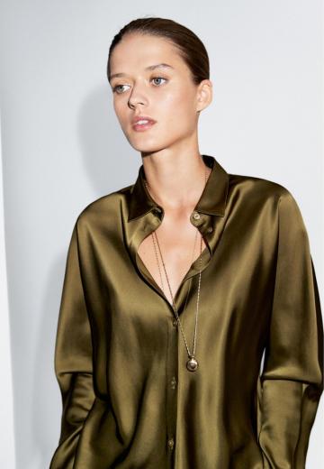 Атласная блузка