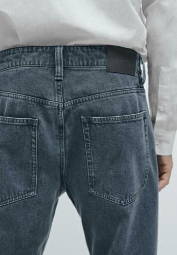 Прямые джинсы