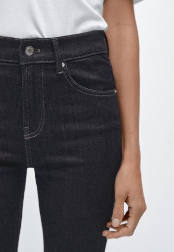 Клешеные джинсы