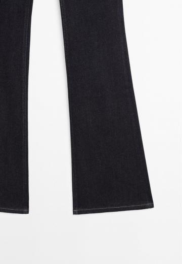 Клешеные джинсы