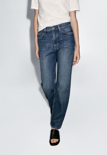 Прямые джинсы