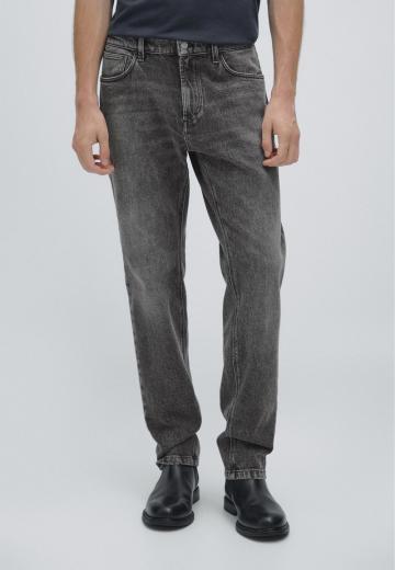 Узкие джинсы