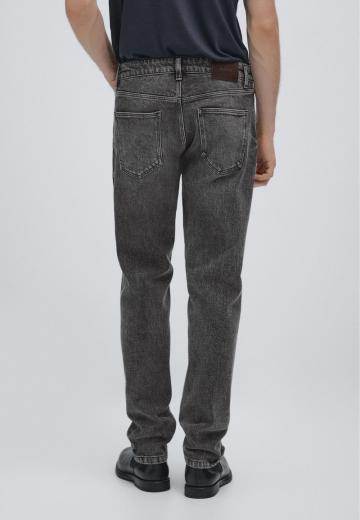 Узкие джинсы