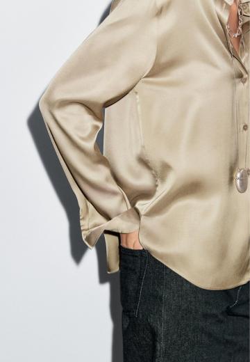 Атласная блузка