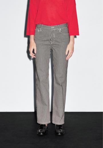 Прямые джинсы