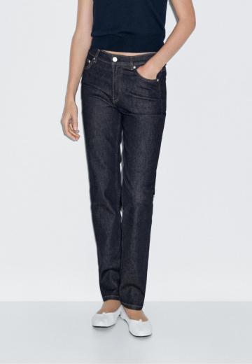 Прямые джинсы