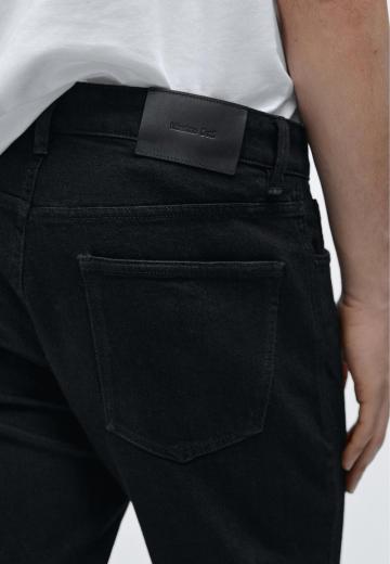 Прямые джинсы