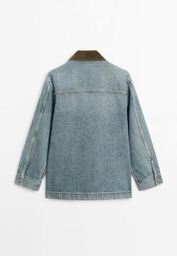 Куртка с накладнымит карманами