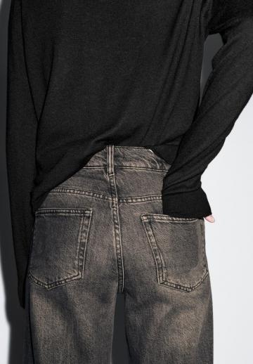 Клешеные джинсы