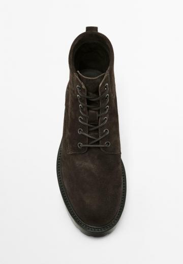 Ботинки на шнуровке