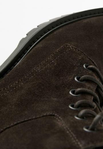 Ботинки на шнуровке