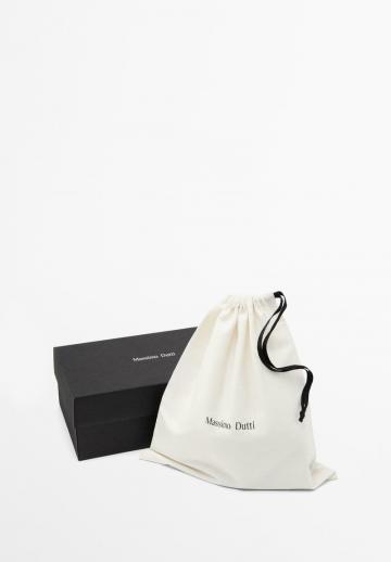 Ботинки на шнуровке