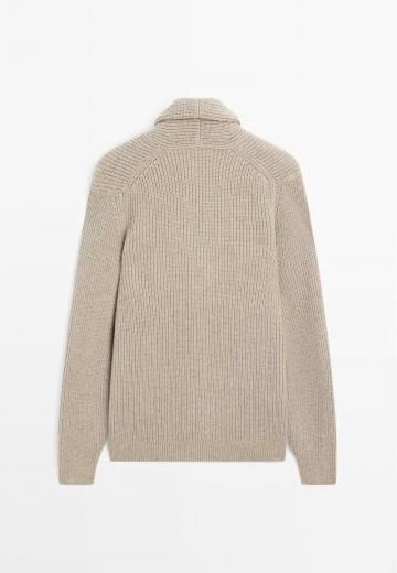 Вязаная кофта