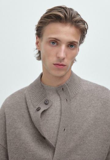 Вязаная кофта