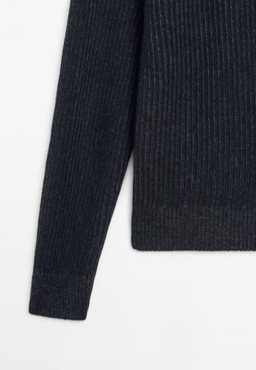 Вязаная кофта