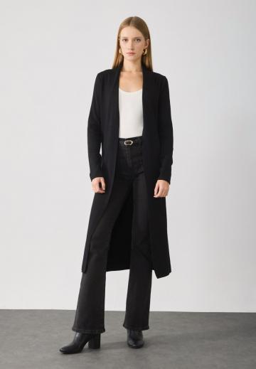 Длинный жилет