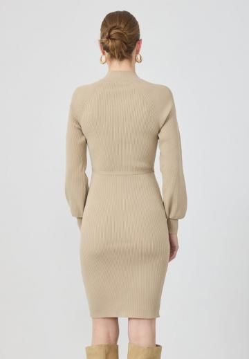 Вязаное платье