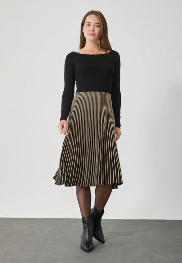 Вязаное платье