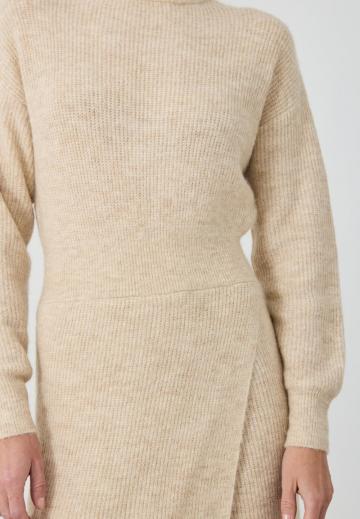 Вязаное платье