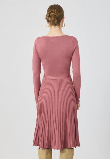 Вязаное платье