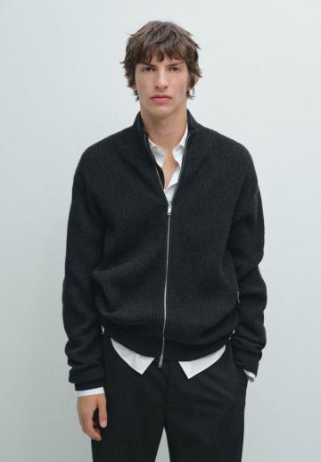 Вязаная кофта