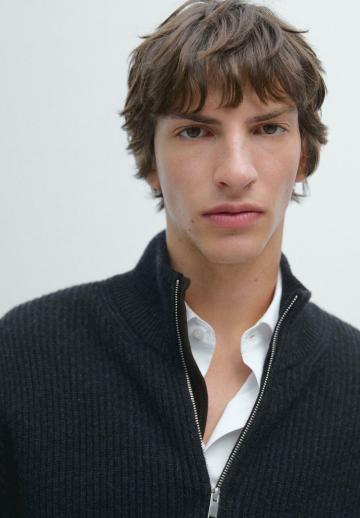 Вязаная кофта