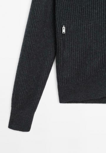 Вязаная кофта