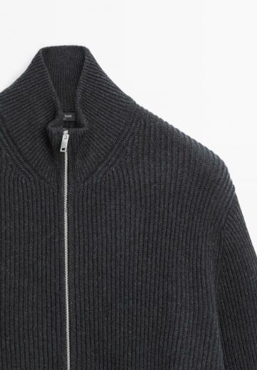 Вязаная кофта