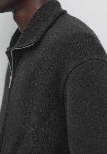 Вязаная кофта