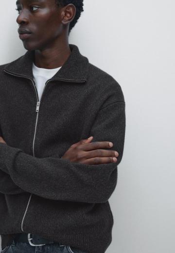 Вязаная кофта