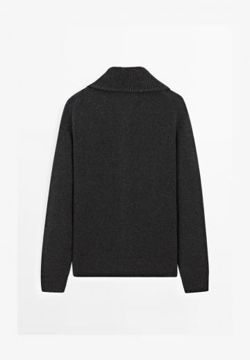 Вязаная кофта