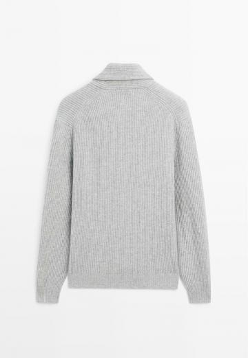 Вязаная кофта