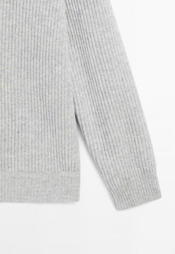 Вязаная кофта