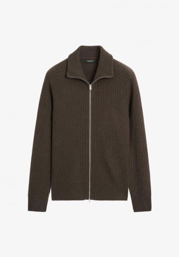 Вязаная кофта