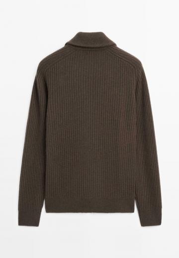 Вязаная кофта