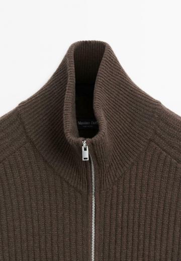 Вязаная кофта