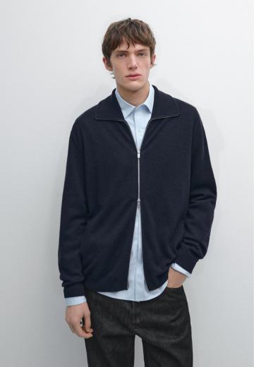 Вязаная кофта