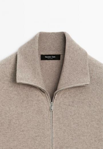 Вязаная кофта