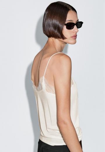 Топ на бретельках