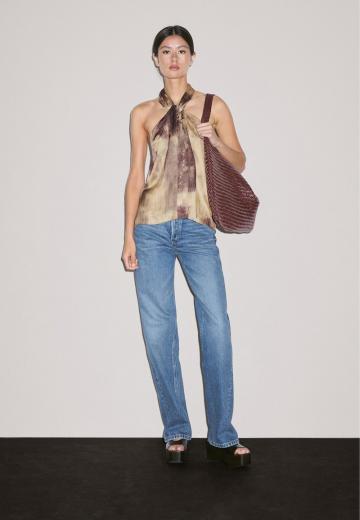 Блузка без рукавов